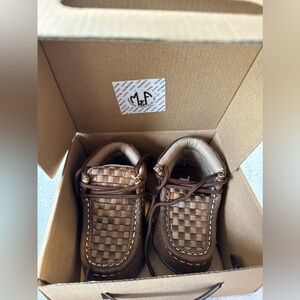 Twister size 5(T) shoes